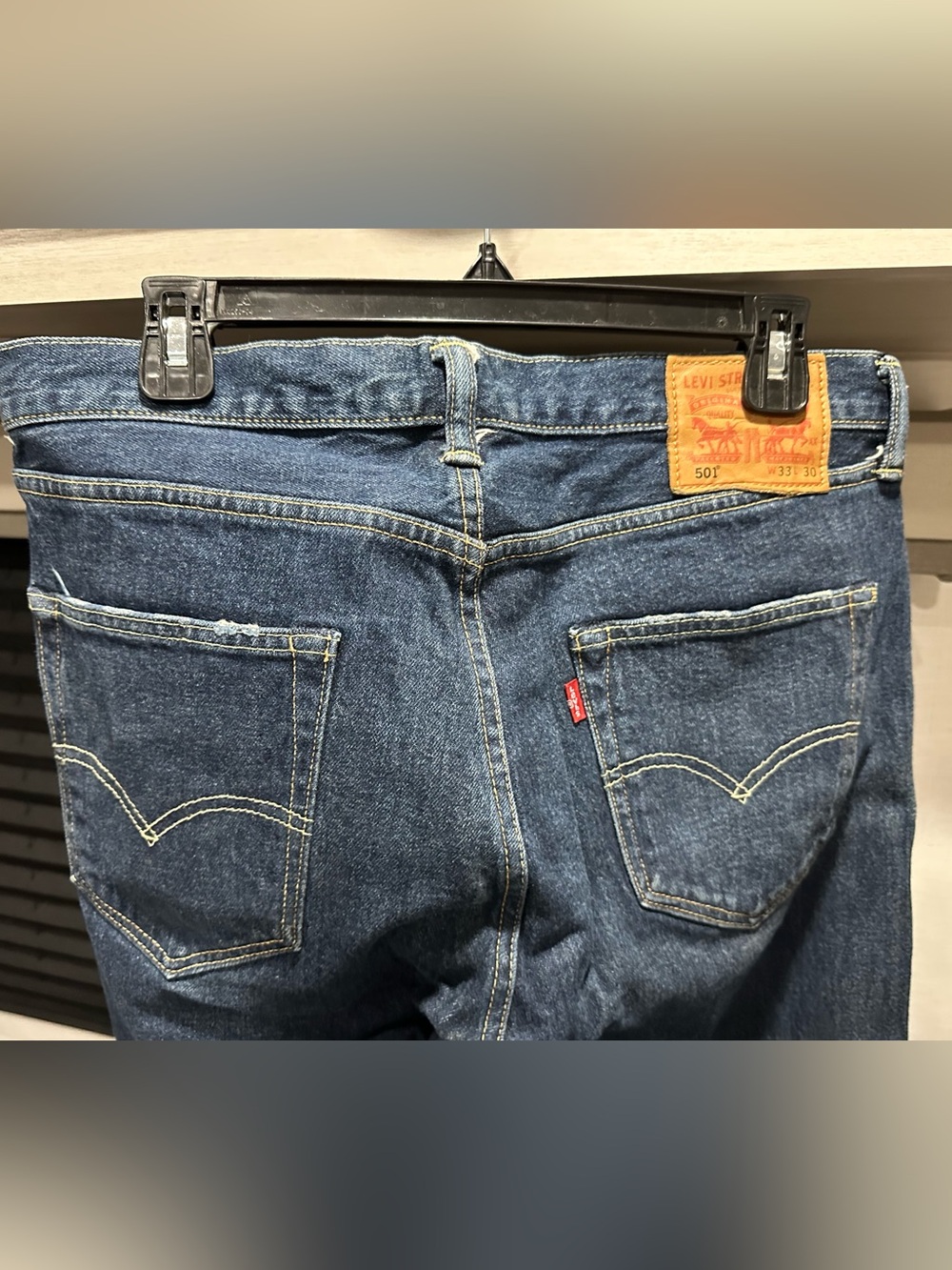 Levi's Straight Men's Jeans in Indigo Blue with Tan Leather Patch 33 x 30